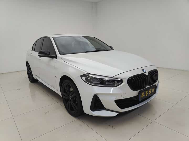 Фото 3 - BMW 1 Series