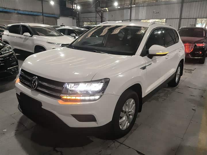 Фото 2 - Volkswagen Tharu