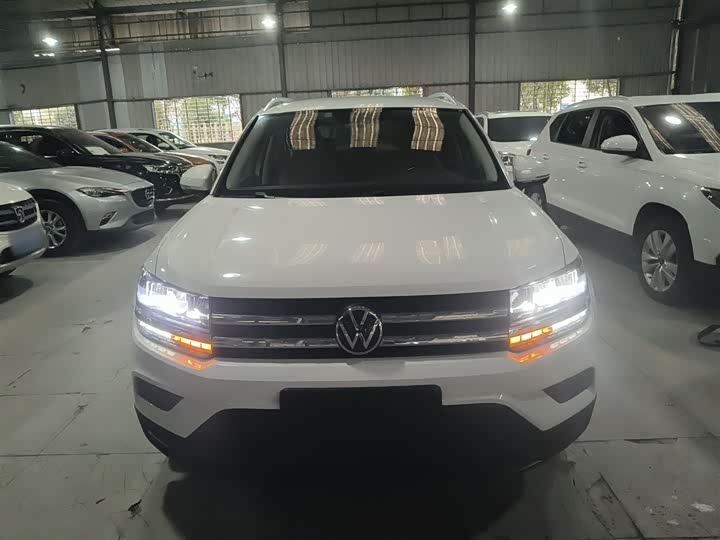 Фото 3 - Volkswagen Tharu