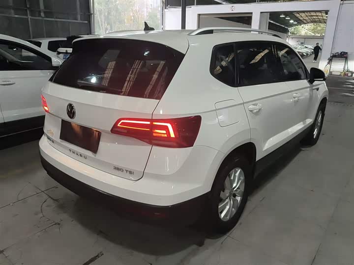 Фото 7 - Volkswagen Tharu