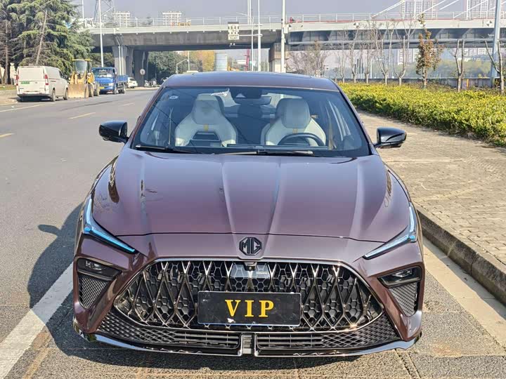 Фото 2 - MG Motor 5 Scorpio