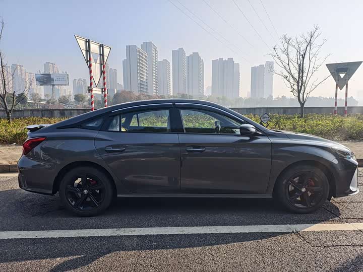 Фото 8 - MG Motor 5 Scorpio