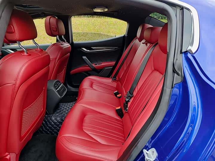 Фото 8 - Maserati Ghibli