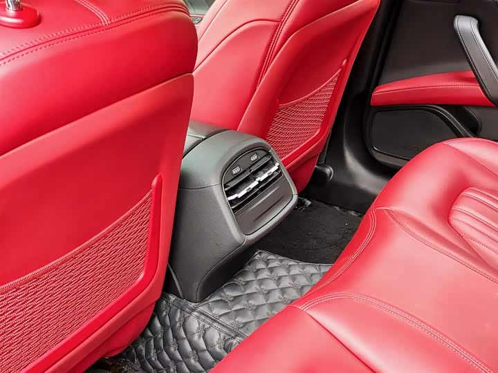 Фото 9 - Maserati Ghibli