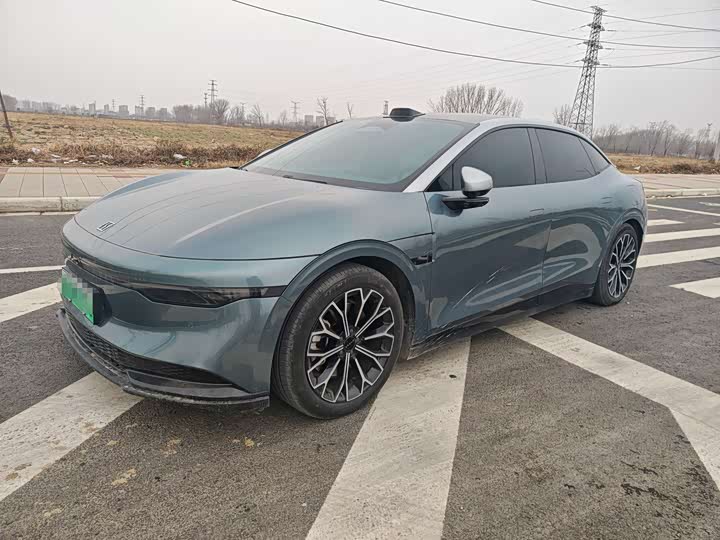 Фото 1 - Zeekr 007