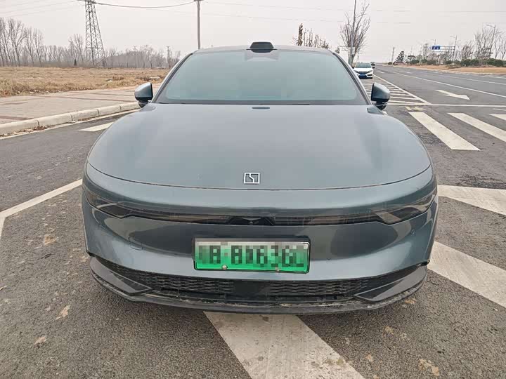 Фото 2 - Zeekr 007