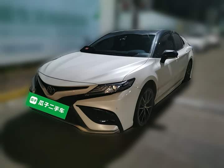 Фото 1 - Toyota Camry