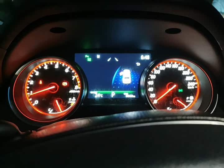 Фото 4 - Toyota Camry