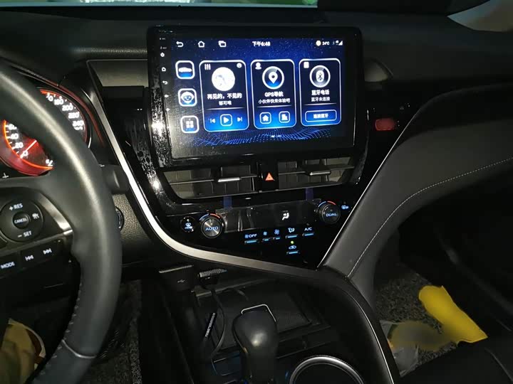 Фото 6 - Toyota Camry