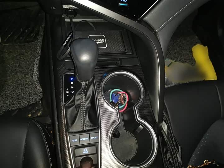 Фото 7 - Toyota Camry