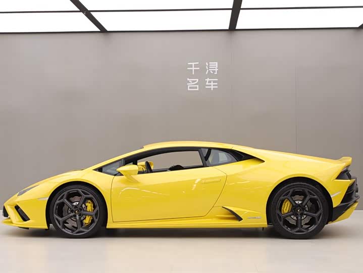 Фото 3 - Lamborghini Huracán