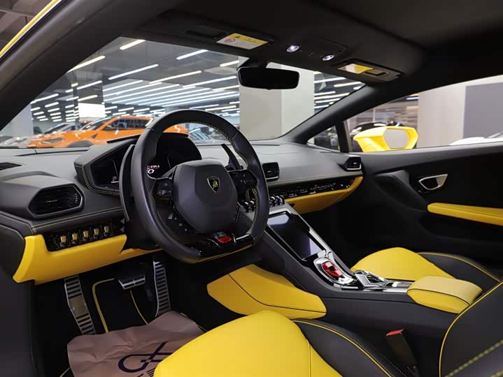 Фото 5 - Lamborghini Huracán