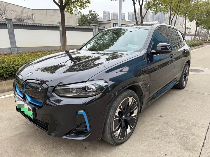 Фото 1 - BMW iX3