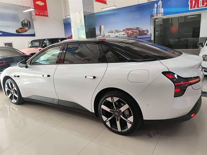 Фото 5 - XPeng Mona M03