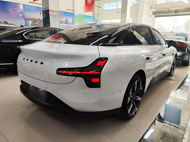 Фото 7 - XPeng Mona M03