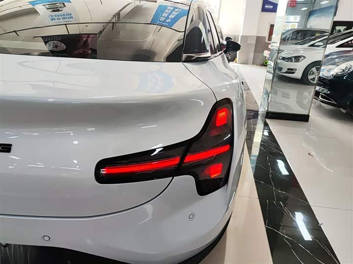 Фото 8 - XPeng Mona M03