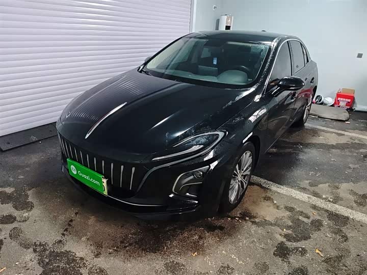 Фото 1 - Hongqi E-QM5