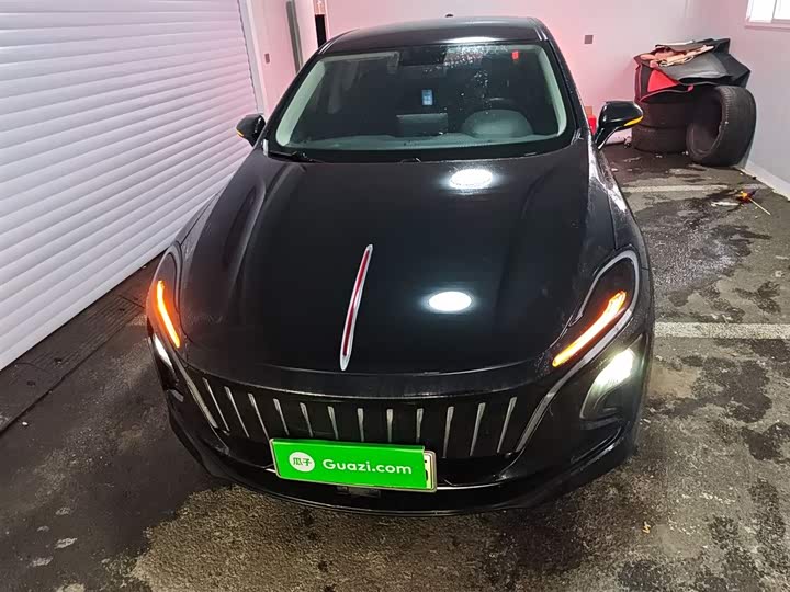 Фото 3 - Hongqi E-QM5