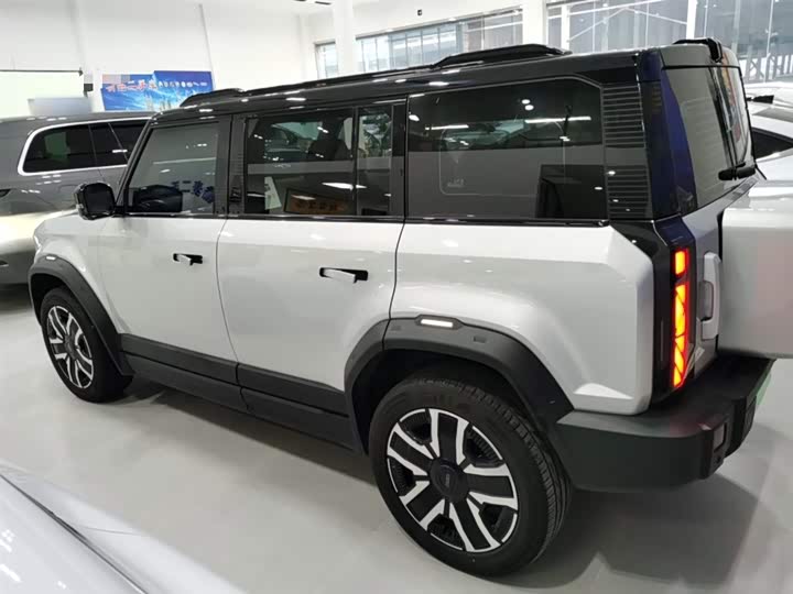 Фото 5 - Chery iCar 03