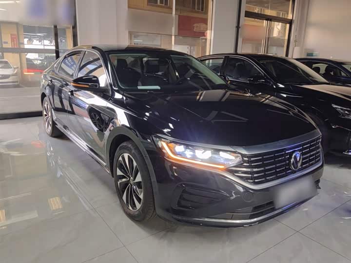 Фото 4 - Volkswagen Passat