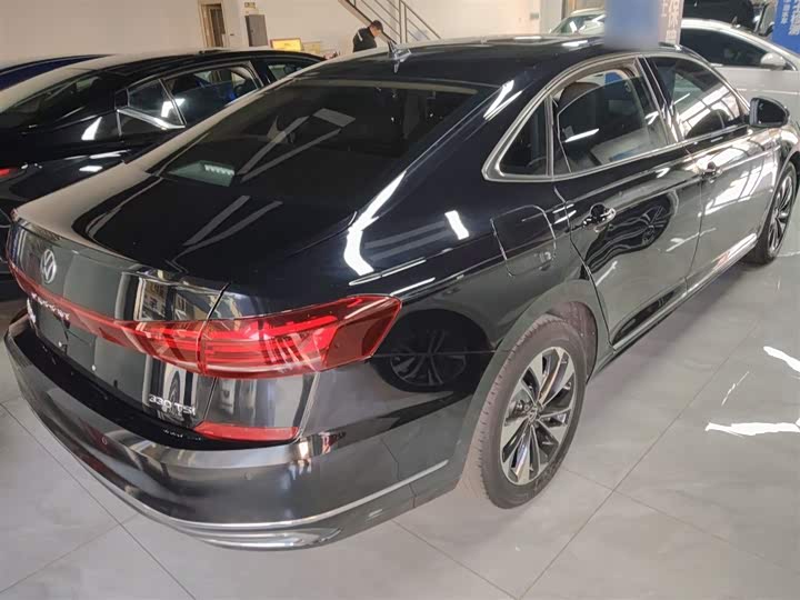 Фото 7 - Volkswagen Passat