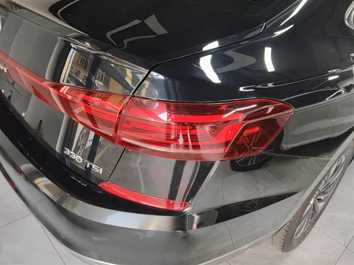 Фото 8 - Volkswagen Passat