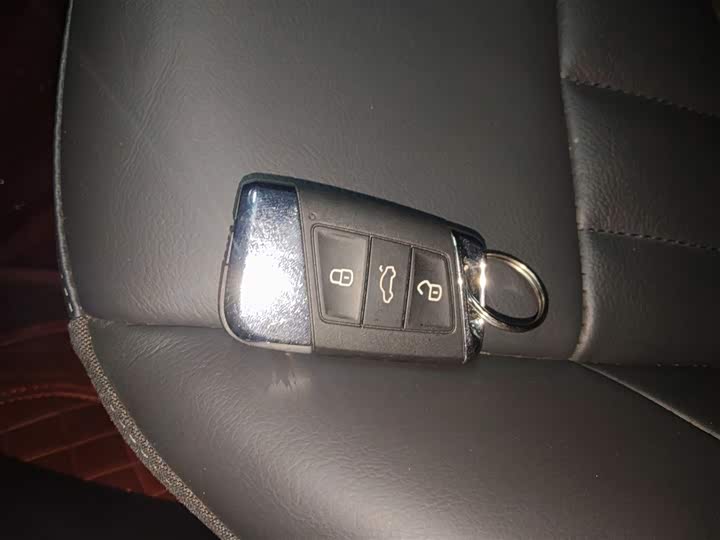 Фото 9 - Volkswagen Passat