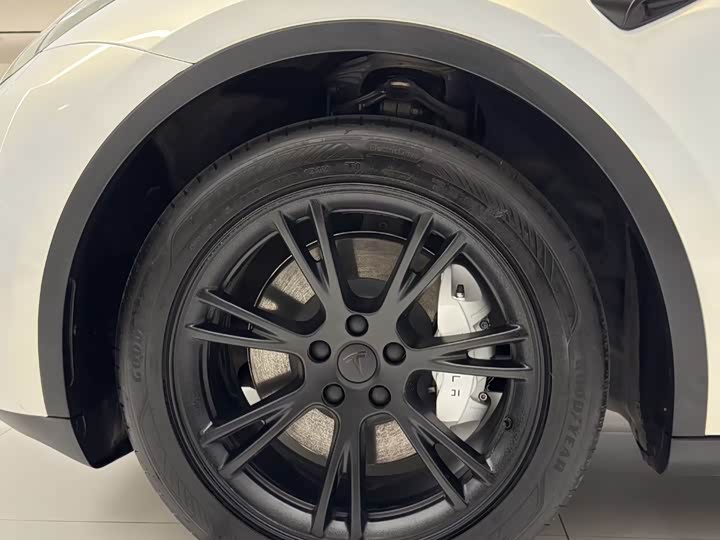 Фото 4 - Tesla Model Y