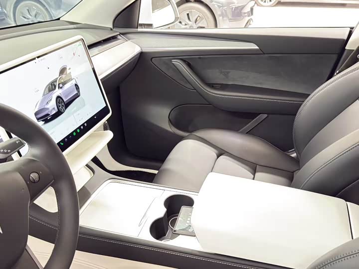 Фото 7 - Tesla Model Y