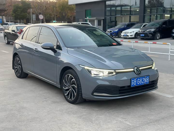 Фото 3 - Volkswagen Golf