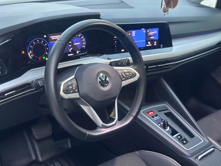 Фото 6 - Volkswagen Golf