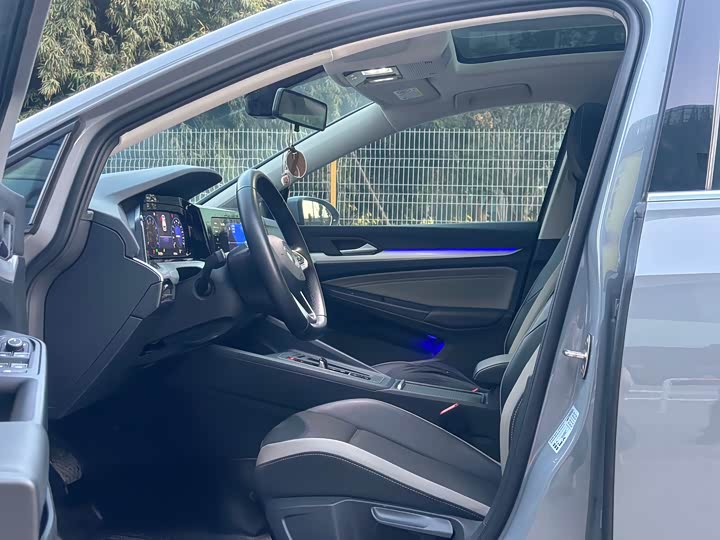 Фото 7 - Volkswagen Golf