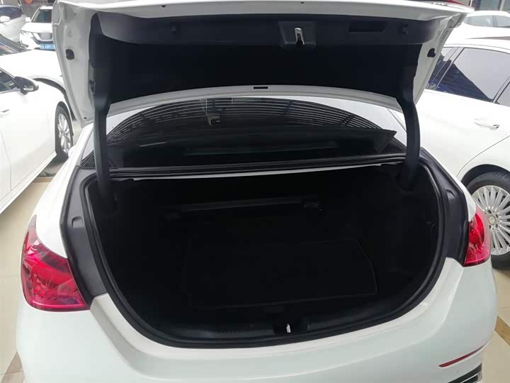 Фото 9 - Mercedes-Benz C-Class