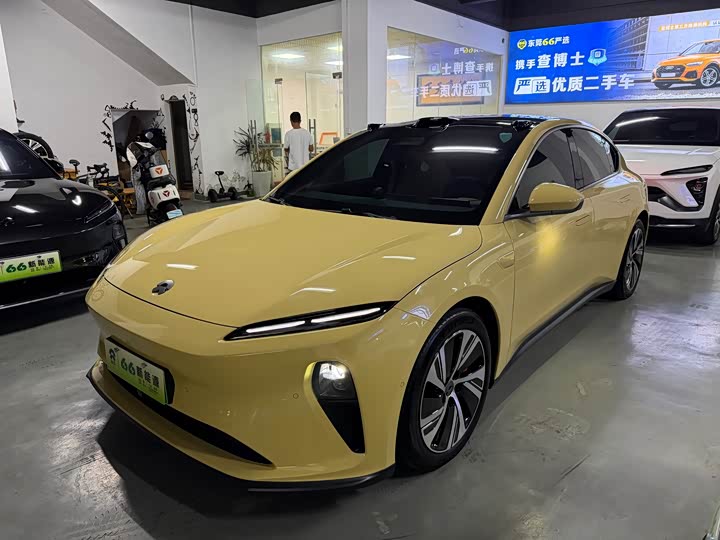 Фото 1 - Nio ET5