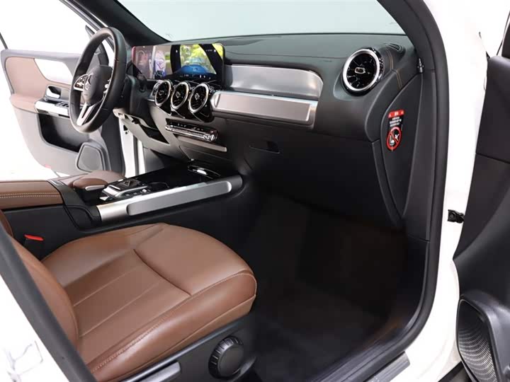 Фото 8 - Mercedes-Benz GLB-Class