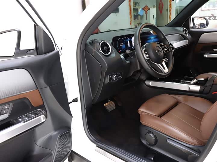 Фото 9 - Mercedes-Benz GLB-Class