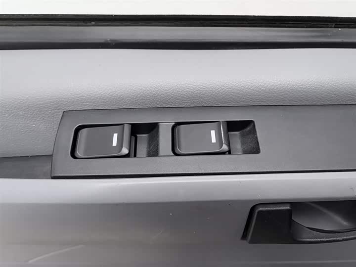 Фото 9 - Maxus V80