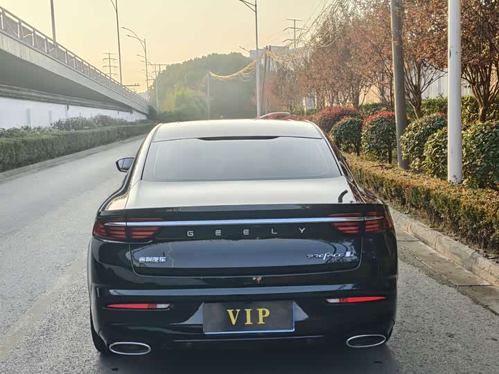 Фото 6 - Geely Preface