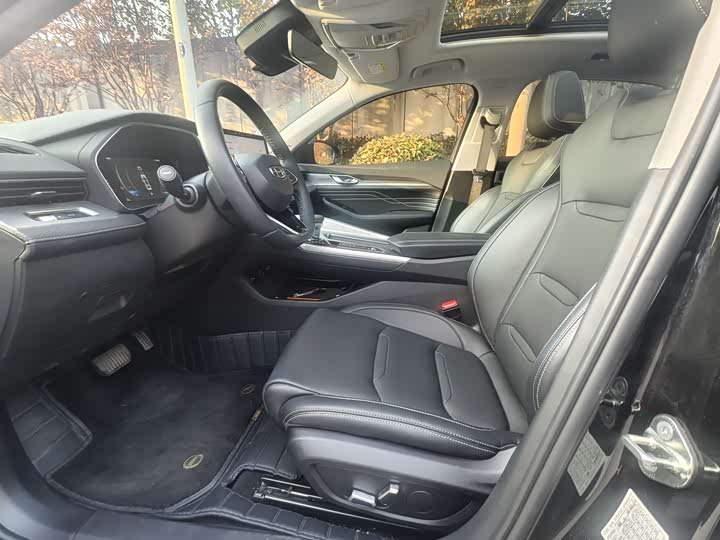 Фото 8 - Geely Preface