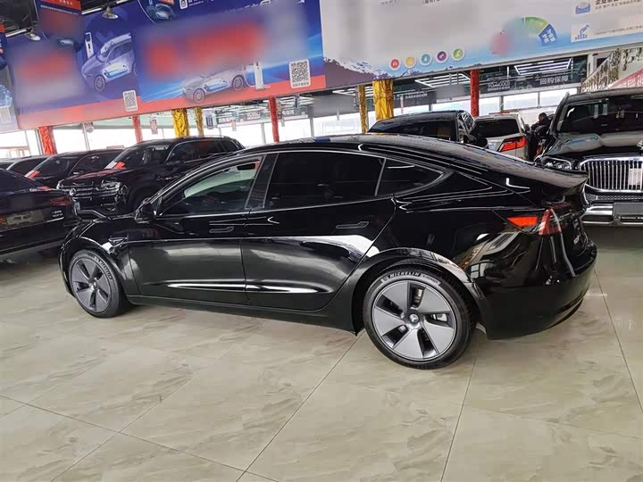 Фото 5 - Tesla Model 3