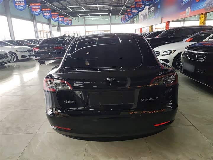 Фото 6 - Tesla Model 3