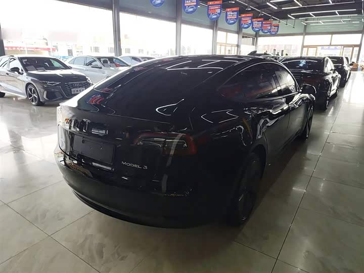 Фото 7 - Tesla Model 3