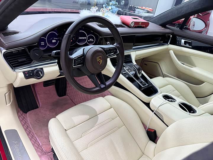 Фото 8 - Porsche Panamera