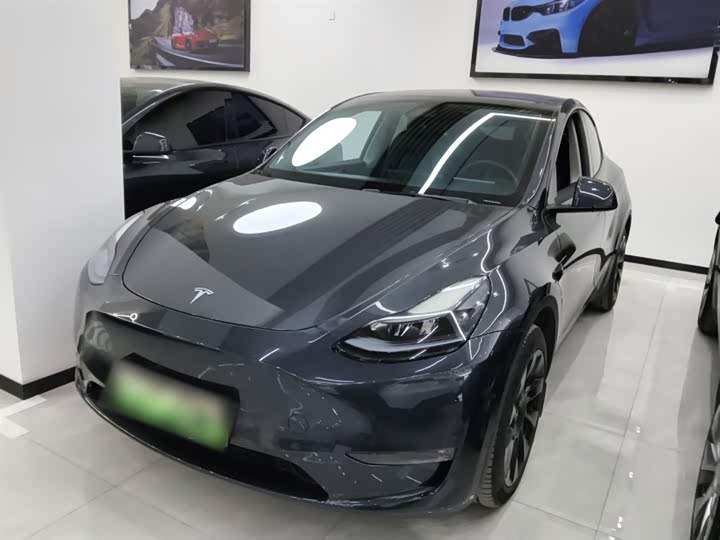 Фото 1 - Tesla Model Y