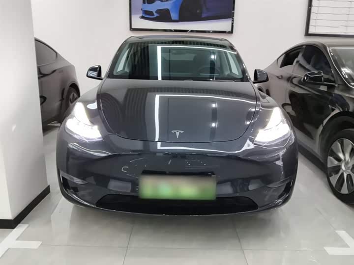 Фото 3 - Tesla Model Y