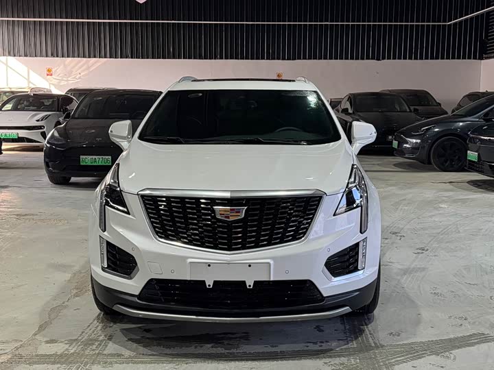 Фото 2 - Cadillac XT5