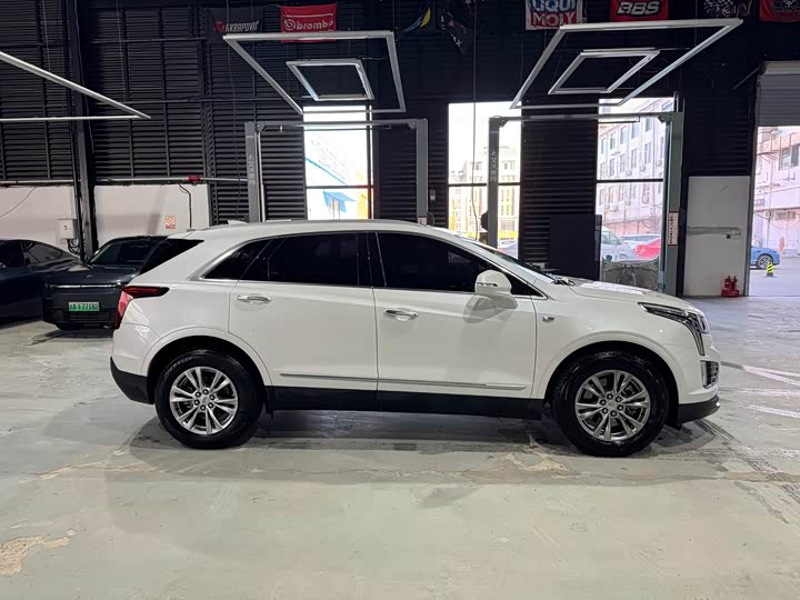 Фото 4 - Cadillac XT5