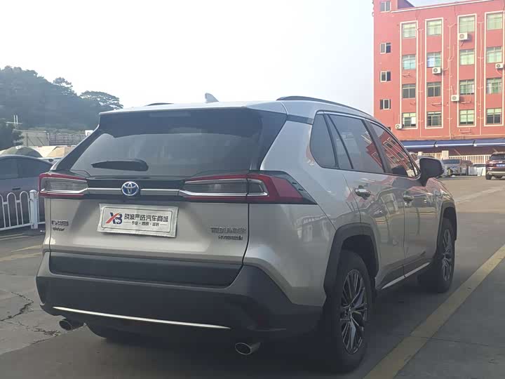 Фото 4 - Toyota Wildlander