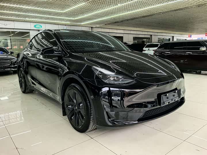 Фото 3 - Tesla Model Y