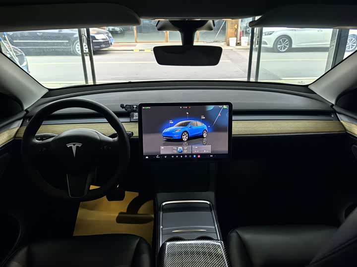 Фото 8 - Tesla Model Y